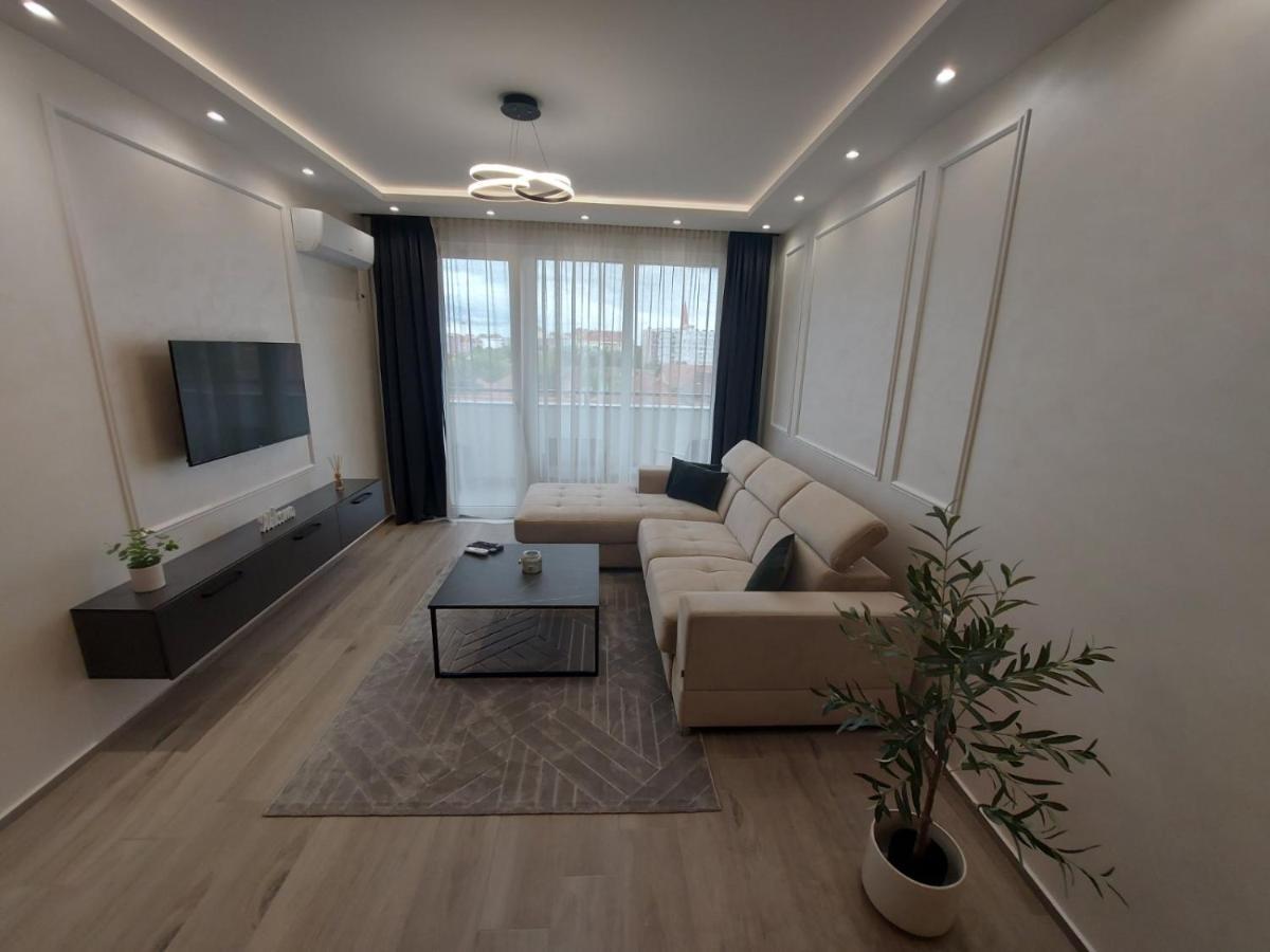 Ferienwohnung Kat Apartman Subotica Exterior foto