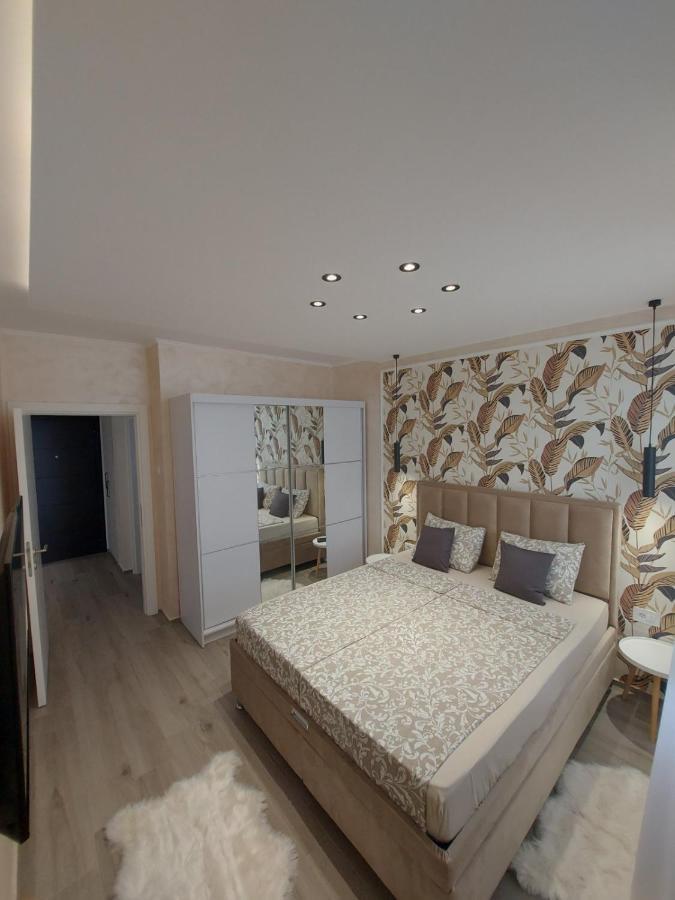 Ferienwohnung Kat Apartman Subotica Exterior foto