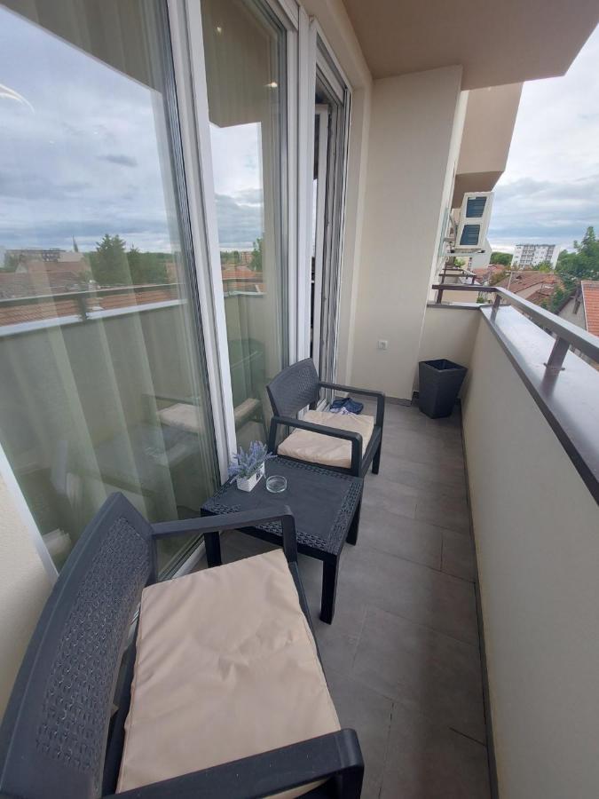 Ferienwohnung Kat Apartman Subotica Exterior foto